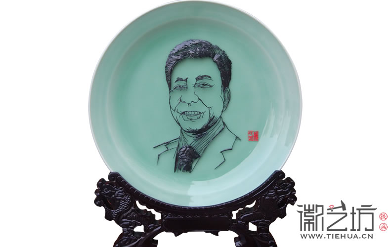 人物肖像鐵畫送領(lǐng)導 ——萬達副總裁丁本錫人物肖像鐵畫定制案例