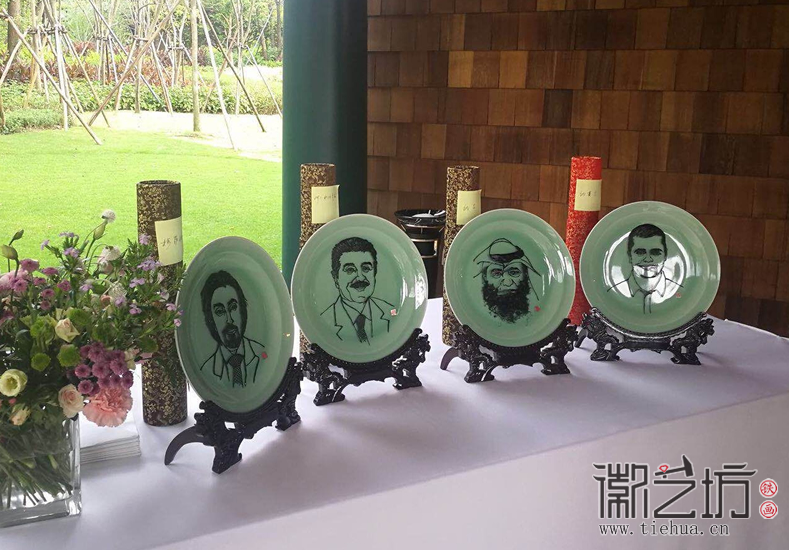 華為公司定制外事交流禮品贈(zèng)中東友人專屬肖像鐵畫