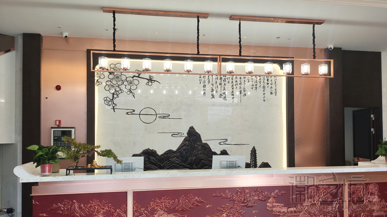 徽藝坊為足春堂會(huì)所吧臺(tái)背景墻鐵畫安裝交付完成